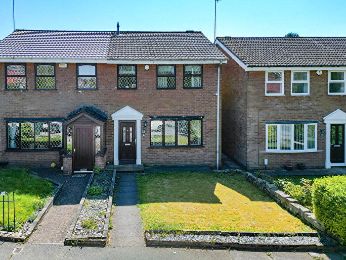 3 Bedroom Semi Detached House For Sale In Craiglands, Rochdale, OL16