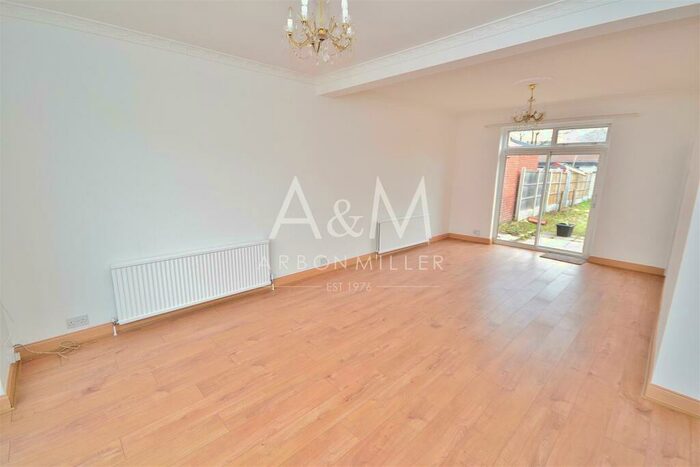 3 Bedroom Terraced House To Rent In Icknield Drive, Gants Hill, IG2