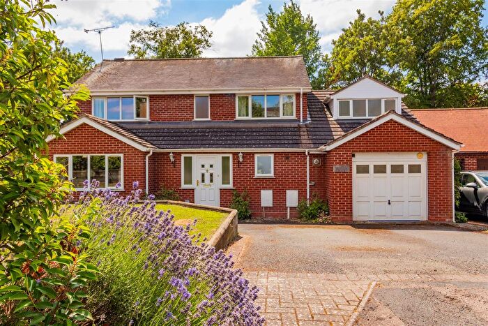 5 Bedroom Detached House For Sale In Warwick Place, Southam, CV47