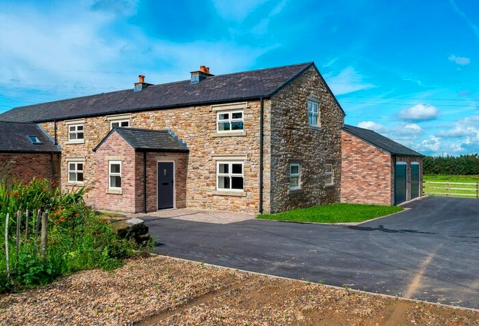 4 Bedroom Property For Sale In Chapman Lane, Hoddlesden, Darwen, BB3