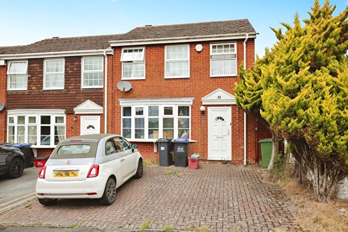 3 Bedroom End Of Terrace House For Sale In Charnwood Way, Leamington Spa, CV32