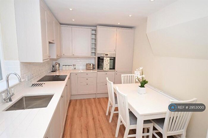 2 Bedroom Semi-Detached House To Rent In West Parade, Lincoln, LN1