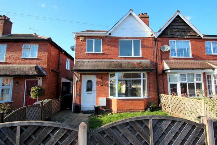 3 Bedroom Property To Rent In Heathfield Road, Redditch, B97