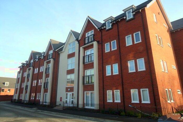 2 Bedroom Flat To Rent In Houseman Crescent, Manchester, M20