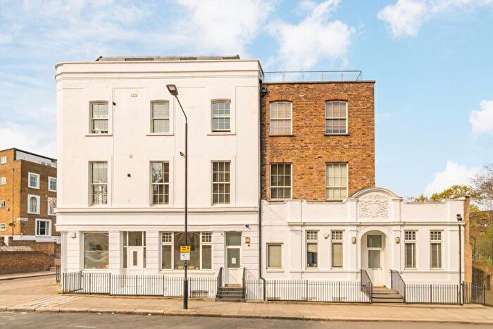 2 Bedroom Flat For Sale In Queens Crescent, Kentish Town, NW5