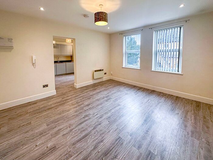1 Bedroom Flat To Rent In Norfolk Road, Maidenhead, Berkshire, SL6