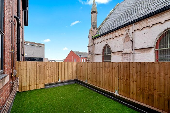 1 Bedroom Flat To Rent In Apartment, Bank Street, Castleford, WF10