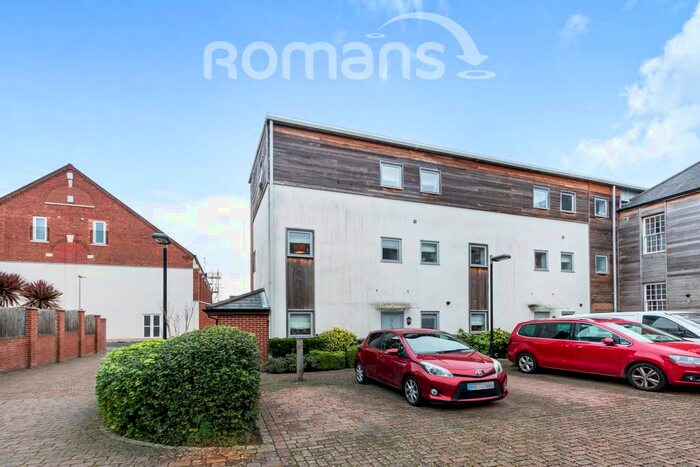 4 Bedroom Town House To Rent In Canadian Way, Basingstoke, RG24