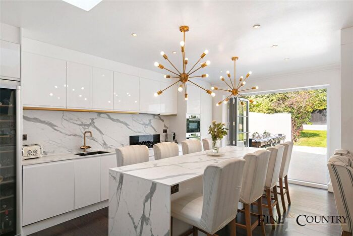 5 Bedroom Flat For Sale In Fortune Green Road, London, NW6