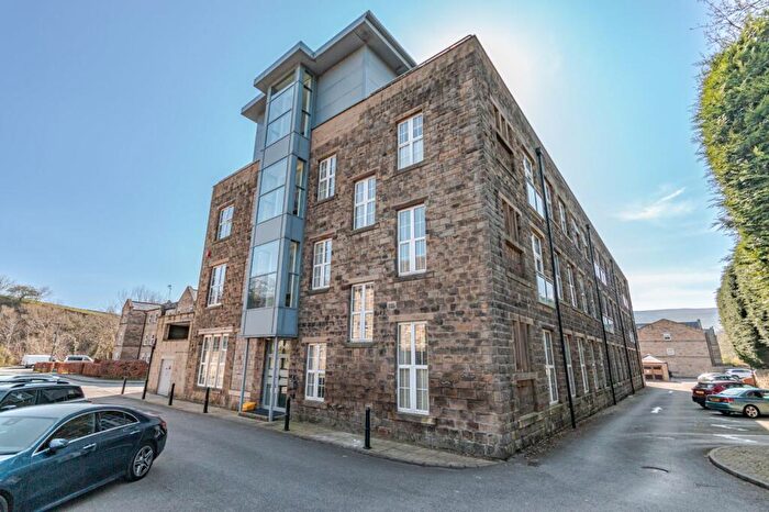 2 Bedroom Flat For Sale In Mill Fold, Addingham, Ilkley, West Yorkshire, LS29