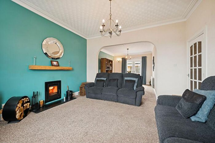 3 Bedroom Cottage For Sale In West Main Street, Whitburn, EH47