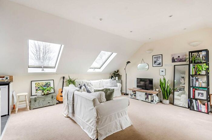 1 Bedroom Flat To Rent In Bass Mews, East Dulwich, London, SE22