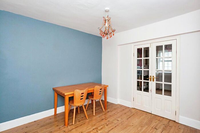 3 Bedroom Semi-Detached House For Sale In Victoria Road, Saltney, Chester, Flintshire, CH4