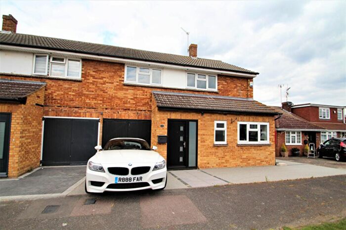 3 Bedroom Semi-Detached House To Rent In Middle Boy, Abridge, Romford, RM4