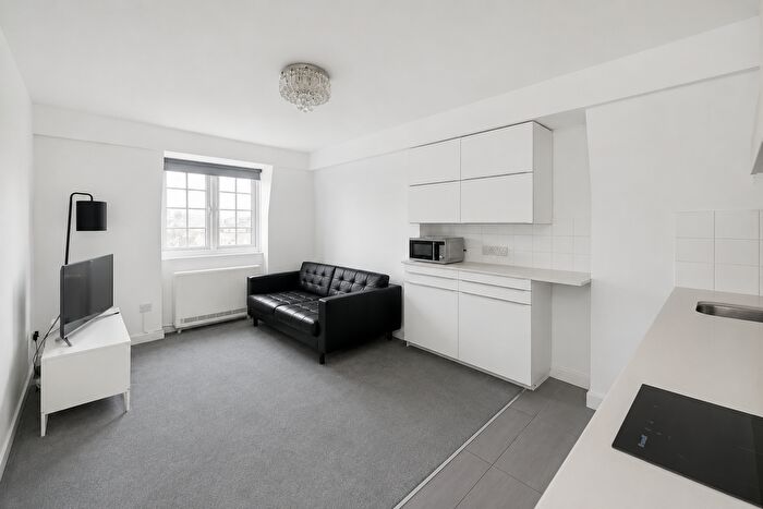 1 Bedroom Flat To Rent In Cheylesmore House, Belgravia, SW1W