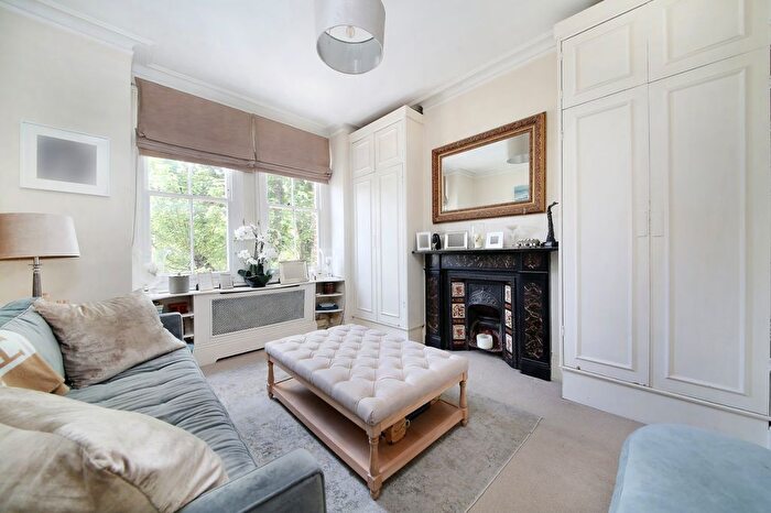 2 Bedroom Maisonette To Rent In Emu Road, Diamond Conservation Area, SW8