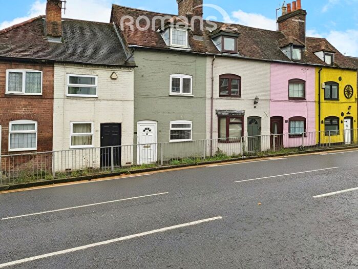 2 Bedroom Terraced House To Rent In West Wycombe Road, HP12
