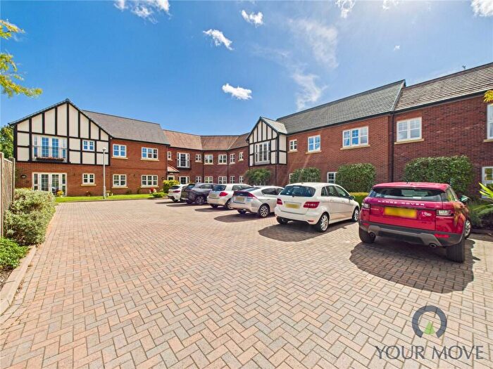 2 Bedroom Flat For Sale In Four Ashes Road, Bentley Heath, Solihull, B93
