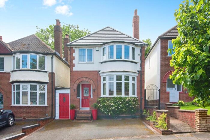 3 Bedroom Detached House For Sale In Trevanie Avenue, Quinton, Birmingham, B32