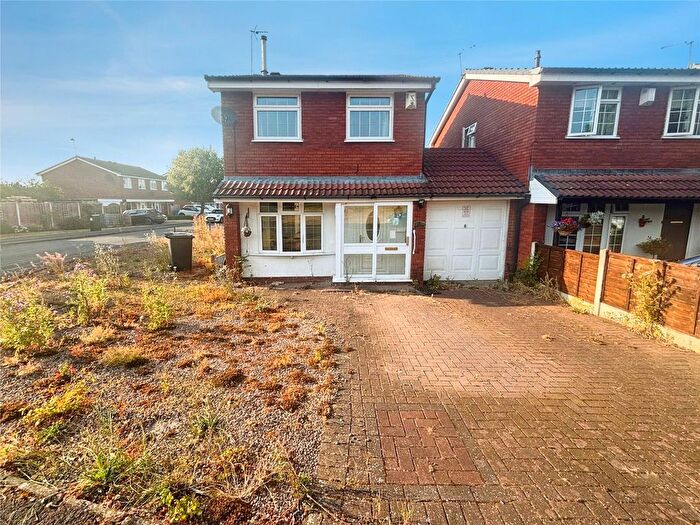 3 Bedroom Link Detached House For Sale In The Greens, Edge Hill Drive, Perton, Wolverhampton, WV6