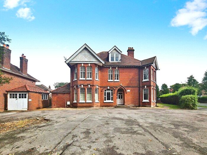 1 Bedroom Flat To Rent In Redlands Drive, Southampton, Hampshire, SO19