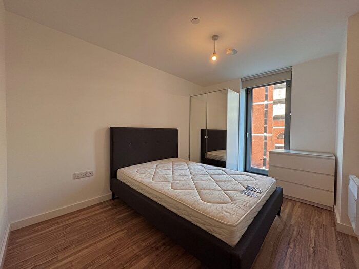 3 Bedroom Flat To Rent In Michigan Avenue, Salford, M50