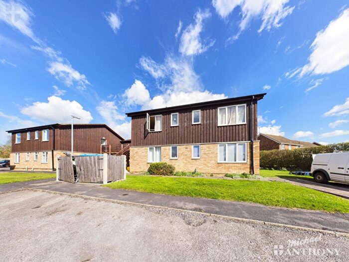 1 Bedroom Flat For Sale In Chequers Court, Aylesbury, HP21