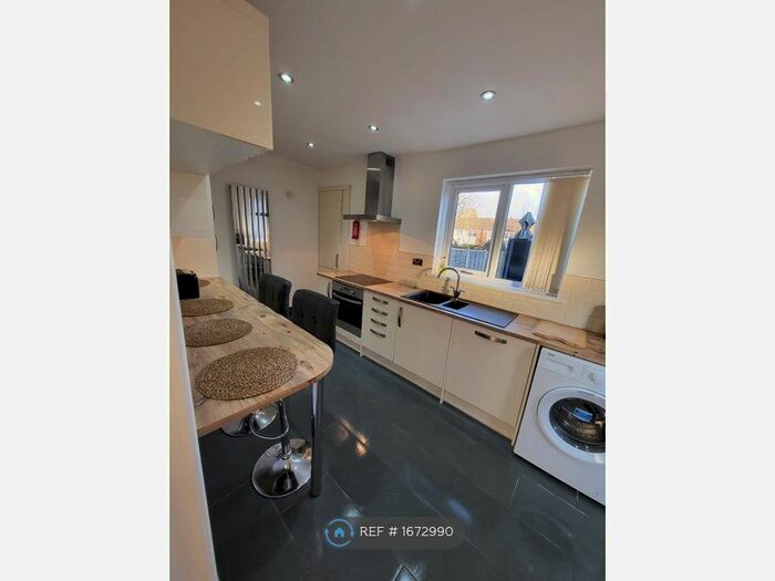 2 Bedroom Semi-Detached House To Rent In Overdale Road, Quinton, Birmingham, B32