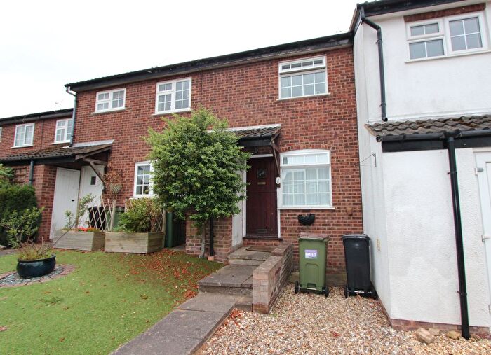 3 Bedroom Town House To Rent In Atherstone Close, Leicester, LE2