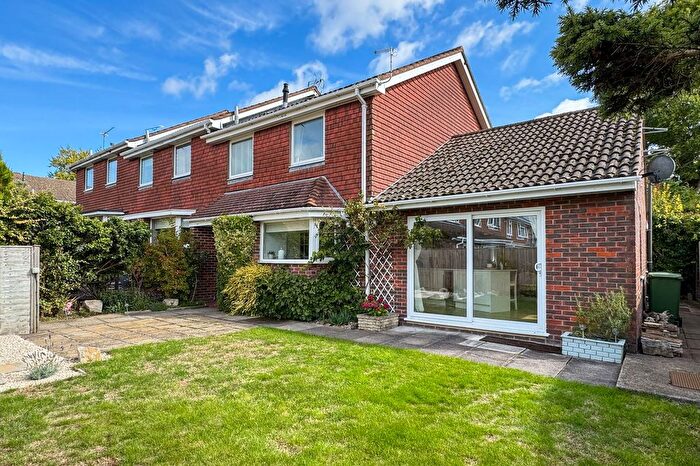 3 Bedroom End Of Terrace House For Sale In Hasted Drive, Alresford, SO24