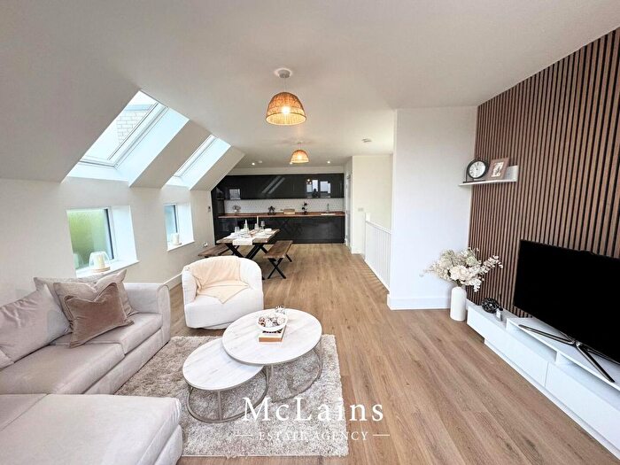 2 Bedroom Flat To Rent In -Bed Flat On Seymour Ave, Luton, Bedfordshire, LU1