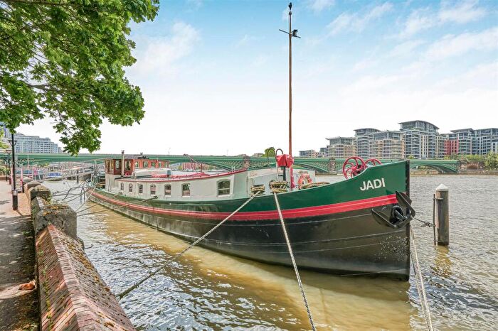 3 Bedroom House Boat For Sale In Vicarage Crescent, Battersea, SW11
