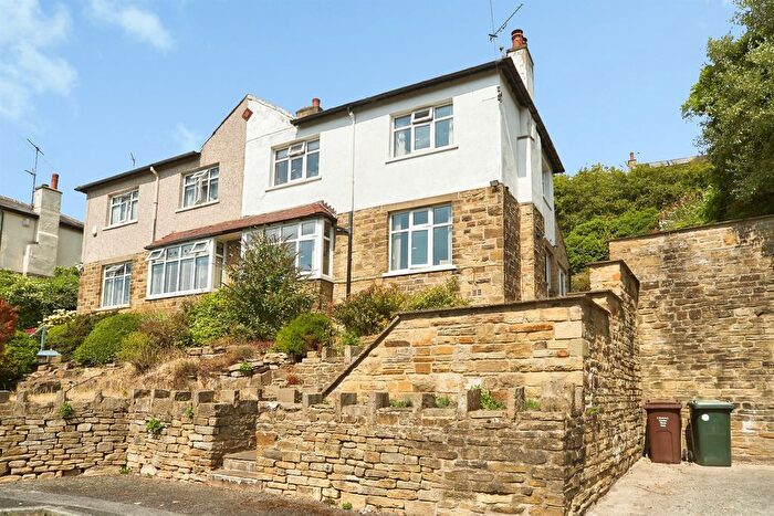 3 Bedroom Semi-Detached House For Sale In Ridgemount Road, Riddlesden, Keighley, BD20