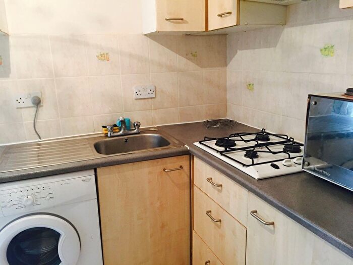 2 Bedroom Flat To Rent In Manor Park, E12