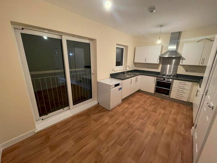 4 Bedroom End Of Terrace House To Rent In Cameron Crescent, Edgware, HA8