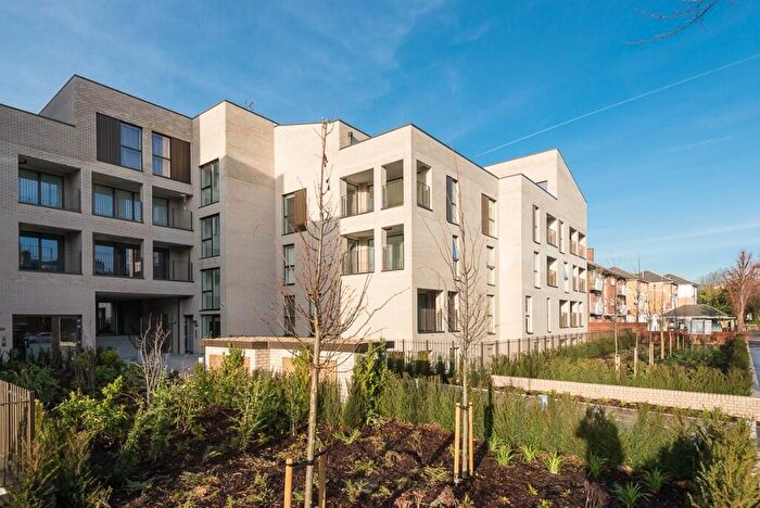 2 Bedroom Flat To Rent In The Avenue, London, NW6