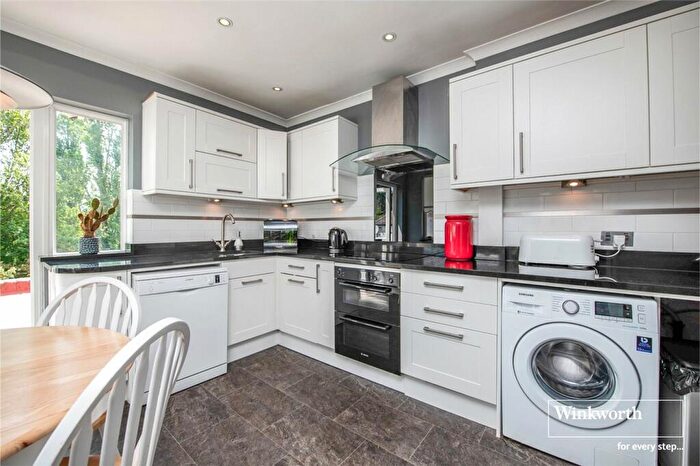 2 Bedroom Maisonette To Rent In Leith Close, Kingsbury, London, NW9