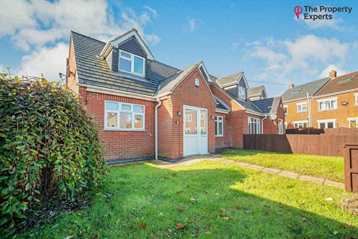 3 Bedroom Semi-Detached House To Rent In St Kilda Place, Tibshelf, DE55