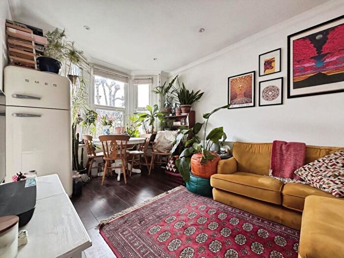 2 Bedroom Apartment For Sale In Harold Road, London, E13