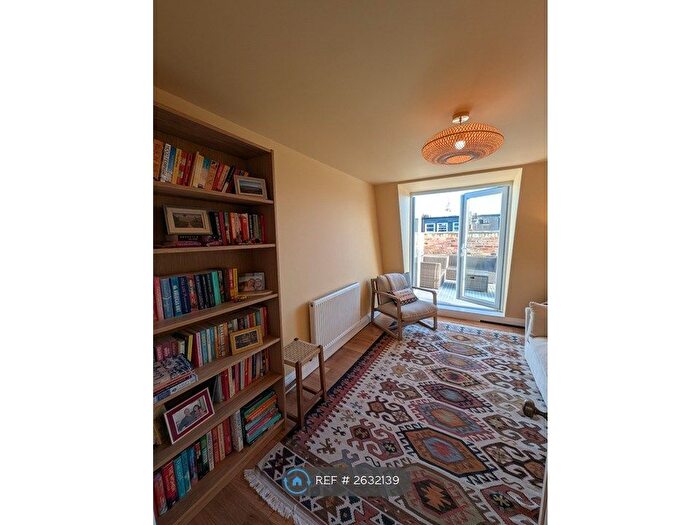 3 Bedroom Maisonette To Rent In Penwith Road, London, SW18