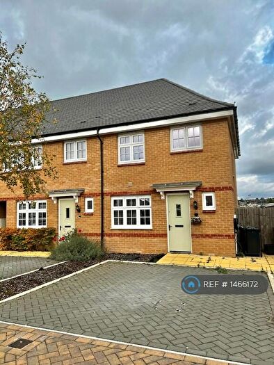 3 Bedroom End Of Terrace House To Rent In Whittle Drive, Luton, LU2