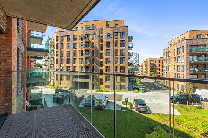 2 Bedroom Flat To Rent In James Smith Court, Dartford, Kent, DA1