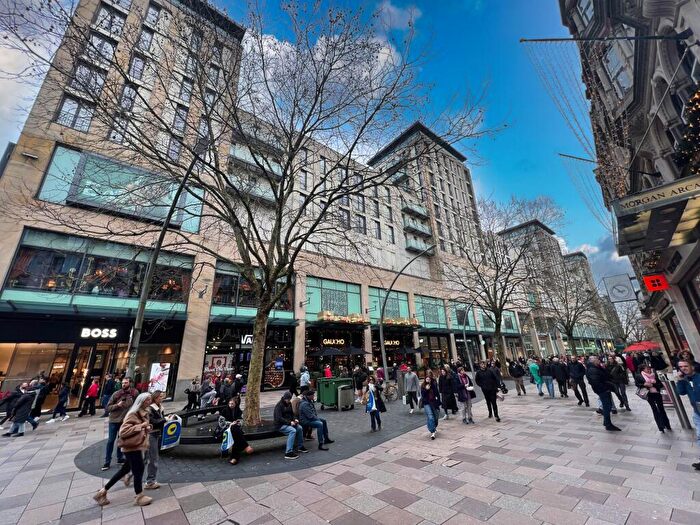 1 Bedroom Flat For Sale In The Hayes, Cardiff, CF10