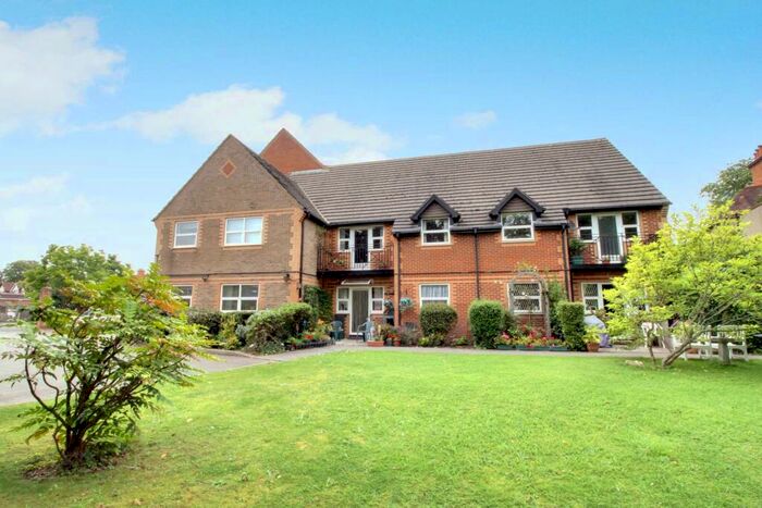 2 Bedroom Retirement Property To Rent In Northcourt Avenue, Reading, RG2