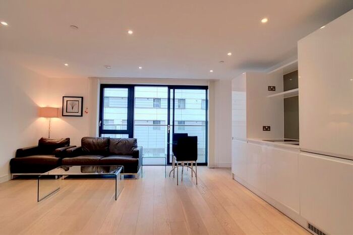 Studio To Rent In Commercial Street, London, E1