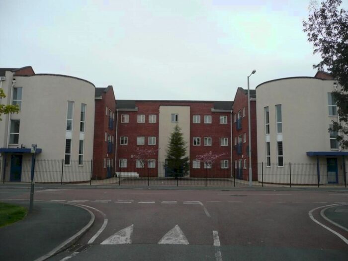 3 Bedroom Flat To Rent In Mallow Street, Hulme, Manchester., M15