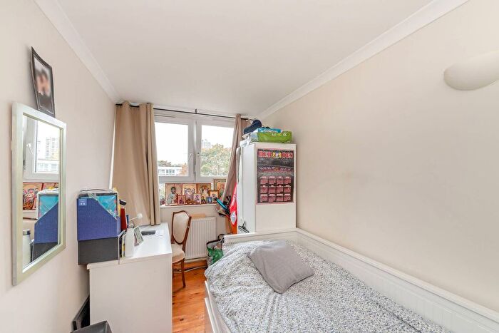 3 Bedroom Flat For Sale In Yelverton Road, Battersea, London, SW11
