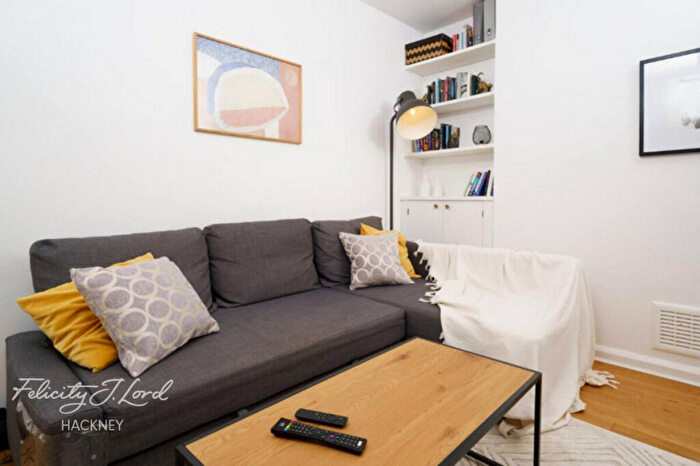 1 Bedroom Flat For Sale In Banbury Road, London, E9