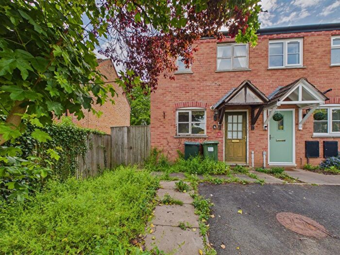 2 Bedroom Property For Sale In Oakland Close, Upton-Upon-Severn, Worcester, WR8