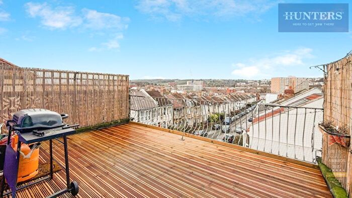 2 Bedroom Maisonette For Sale In Vicarage Road, Southville, BS3